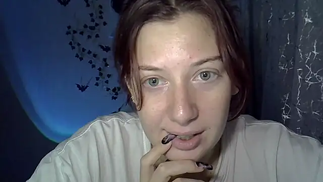 Lily Ember online show from October 31, 6:48 pm