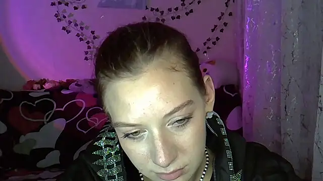 Lily Ember online show from November 21, 6:18 pm