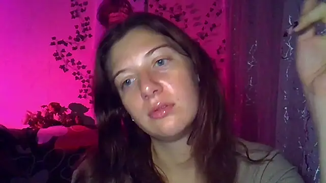 Lily Ember online show from November 6, 6:12 pm