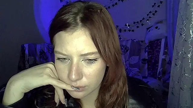 Lily Ember online show from December 2, 8:10 pm