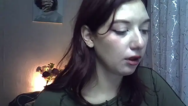 Lily Ember online show from October 7, 7:15 pm