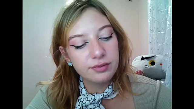 Lily Ember online show from September 17, 4:31 pm