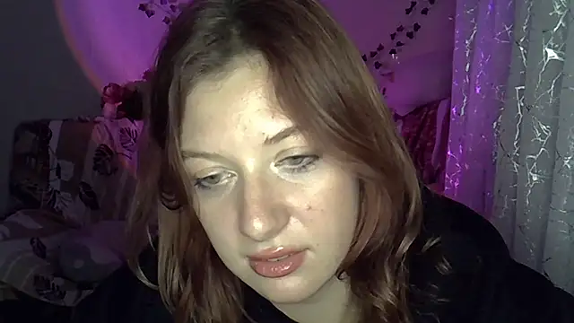 Lily Ember online show from November 28, 6:19 pm