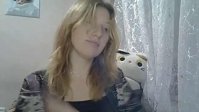 Lily Ember online show from October 5, 7:15 pm