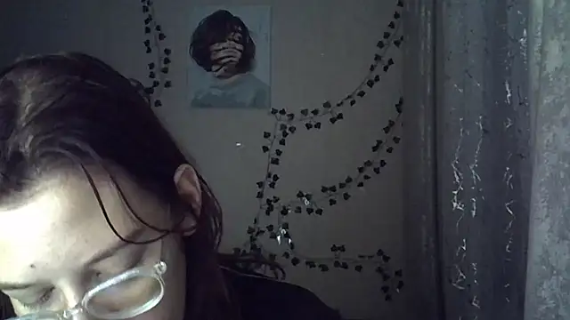 Lily Ember online show from October 21, 7:02 pm