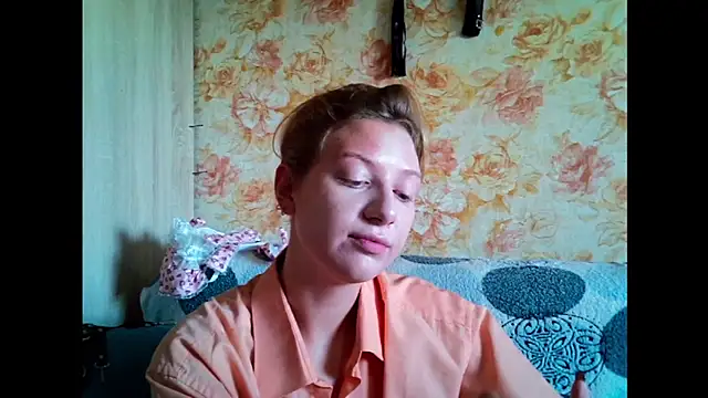 Lily Ember online show from September 12, 2:39 pm