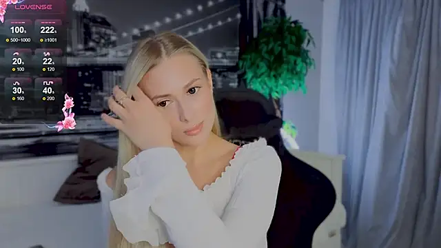 Snapshot of ChristyMarshall chatting on October 9, 4:51 pm ChristyMarshall online show from October 9, 4:51 pm