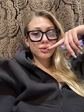 Snapshot of ChristyMarshall chatting on October 28, 9:58 pm ChristyMarshall online show from October 28, 9:58 pm