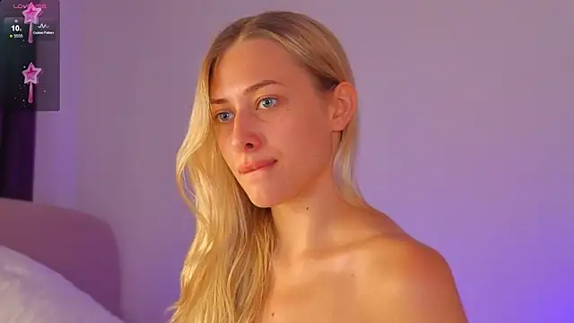 Snapshot of ChristyMarshall chatting on September 23, 4:03 pm ChristyMarshall online show from September 23, 4:03 pm