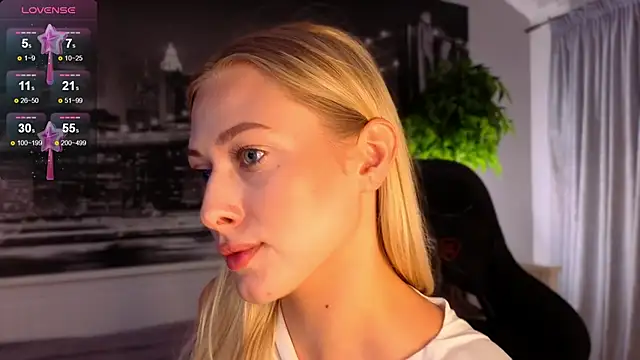 Snapshot of ChristyMarshall chatting on October 2, 8:01 pm ChristyMarshall online show from October 2, 8:01 pm