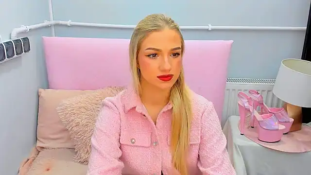 EvetteRose online show from October 29, 5:01 pm