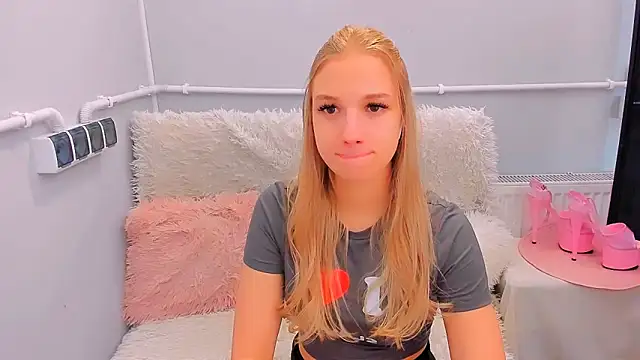 EvetteRose online show from March 19, 9:26 pm