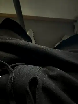 Monsterboy18 online show from December 3, 9:47 pm