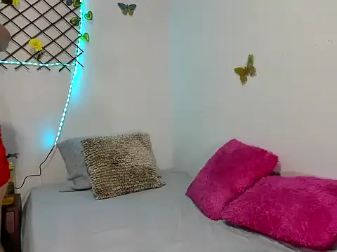 TamiDesire online show from October 13, 8:43 pm