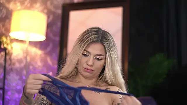 AlmaVelia online show from January 12, 10:03 pm