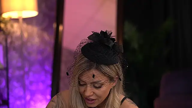 AlmaVelia online show from October 24, 7:35 pm