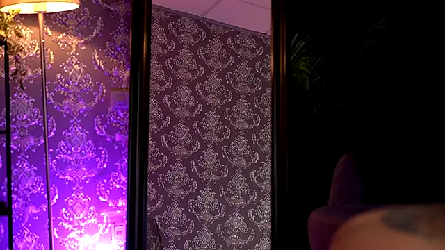 AlmaVelia online show from November 7, 8:02 pm