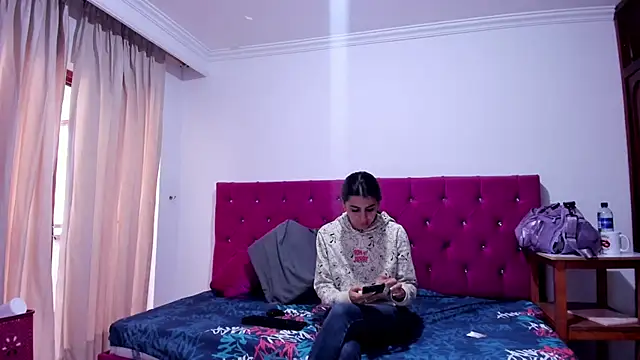 Snapshot of cattaleya_villalobos chatting on September 16, 2:29 pm cattaleya villalobos online show from September 16, 2:29 pm
