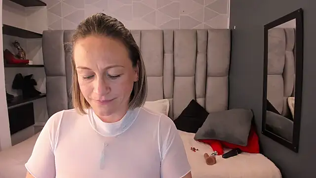 Charlot milf online show from April 30, 5:42 pm