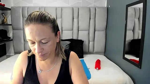 Charlot milf online show from February 28, 12:05 pm