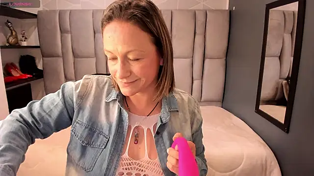 Charlot milf online show from May 18, 11:37 am