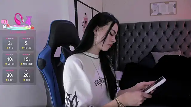 Anya Belth online show from December 1, 8:21 pm