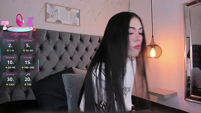 Anya Belth online show from December 15, 8:03 pm