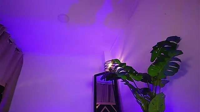 Snapshot of laauuraa1 chatting on July 15, 11:56 pm laauuraa1 online show from July 15, 11:56 pm