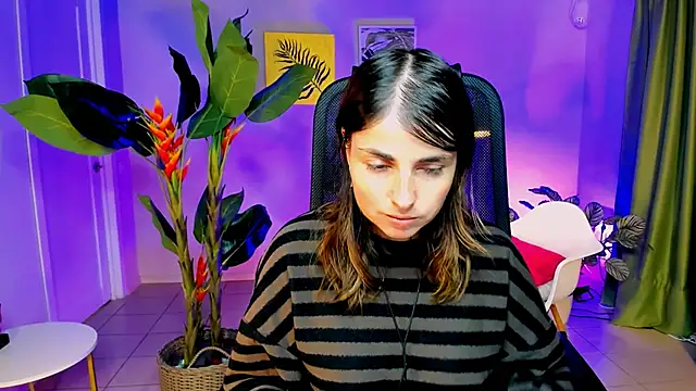 MartaEdams online show from November 18, 6:17 am