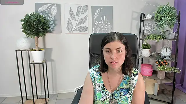 Snapshot of MartaEdams chatting on June 30, 5:18 am MartaEdams online show from June 30, 5:18 am