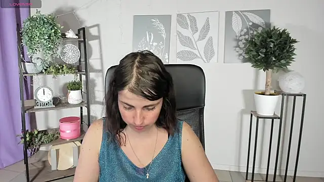 Snapshot of MartaEdams chatting on June 19, 5:13 am MartaEdams online show from June 19, 5:13 am