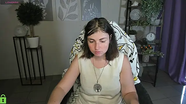 Snapshot of MartaEdams chatting on July 15, 5:14 am MartaEdams online show from July 15, 5:14 am