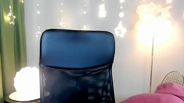 MartaEdams online show from December 15, 6:19 am