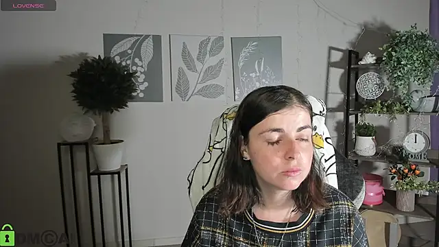 Snapshot of MartaEdams chatting on July 8, 5:08 am MartaEdams online show from July 8, 5:08 am
