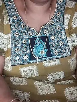 Snapshot of Mia-Telugu chatting on February 20, 11:56 am Mia-Telugu online show from February 20, 11:56 am