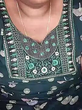 Snapshot of Mia-Telugu chatting on February 1, 10:57 am Mia-Telugu online show from February 1, 10:57 am