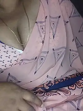 Snapshot of Mia-Telugu chatting on February 4, 2:28 am Mia-Telugu online show from February 4, 2:28 am