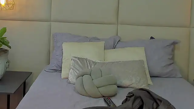Snapshot of SamayRyann chatting on June 12, 1:53 pm SamayRyann online show from June 12, 1:53 pm