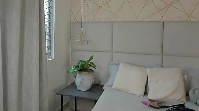 Snapshot of SamayRyann chatting on June 25, 2:00 pm SamayRyann online show from June 25, 2:00 pm