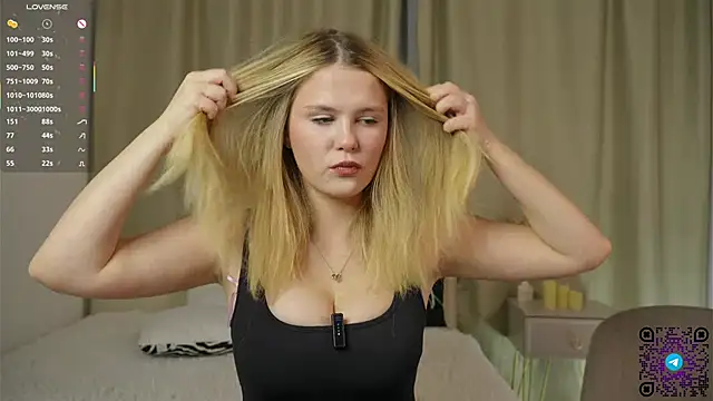 Snapshot of EngelDutch chatting on October 3, 10:11 pm EngelDutch online show from October 3, 10:11 pm