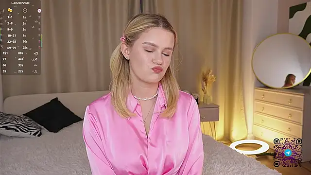 Snapshot of EngelDutch chatting on September 28, 10:06 pm EngelDutch online show from September 28, 10:06 pm