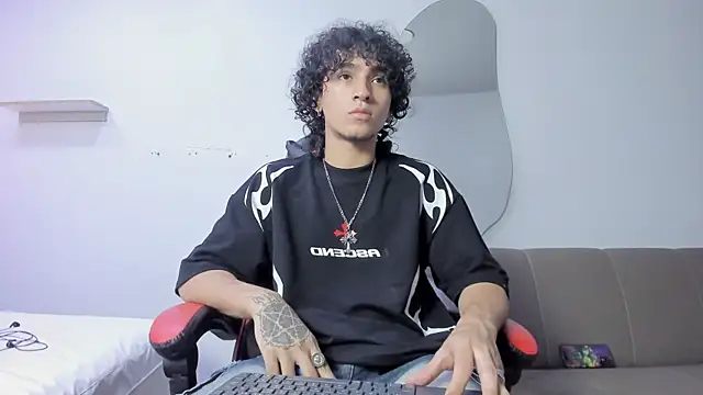 JackesTaylor online show from April 8, 6:15 am