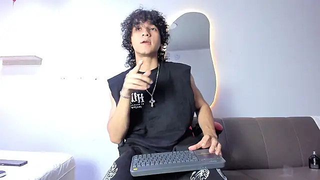 JackesTaylor online show from March 26, 5:39 am