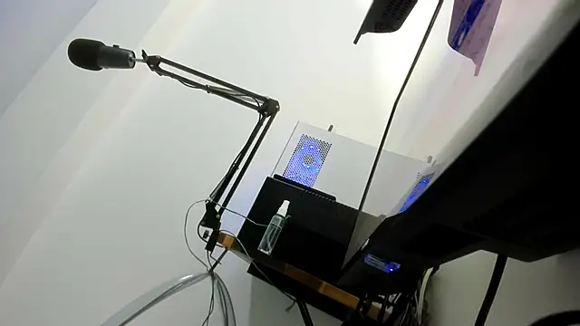 eladyrous98 online show from February 23, 1:01 pm