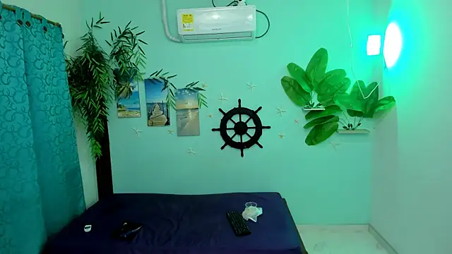 eladyrous98 online show from December 1, 2:18 pm