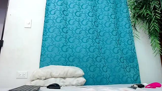 eladyrous98 online show from December 19, 3:25 pm