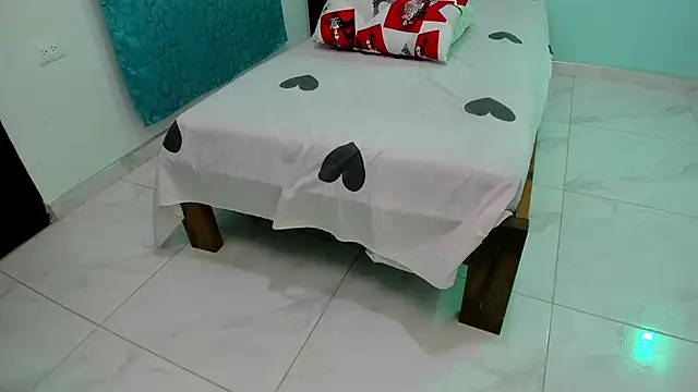 eladyrous98 online show from November 30, 7:09 am