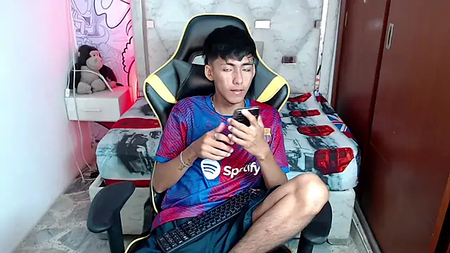 Snapshot of yiisu_ chatting on October 4, 12:17 pm yiisu  online show from October 4, 12:17 pm