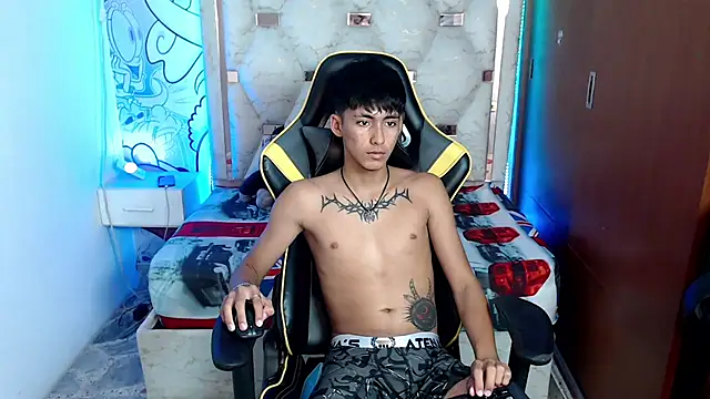 Snapshot of yiisu_ chatting on October 14, 6:08 pm yiisu  online show from October 14, 6:08 pm