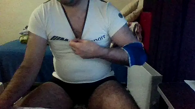 Snapshot of st206boy chatting on November 14, 11:52 pm st206boy online show from November 14, 11:52 pm